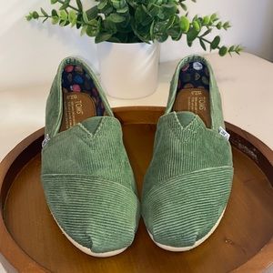 Tom’s Slip Ons